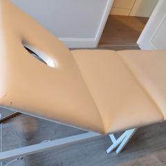 massage table