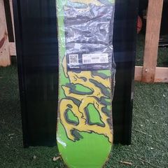 Kids snowboard