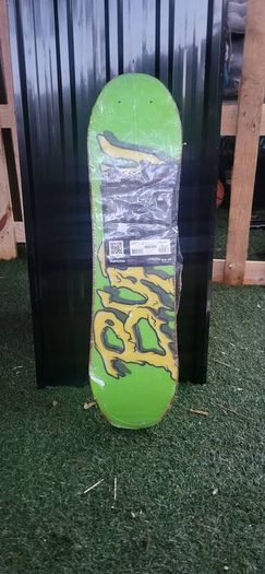 Kids snowboard