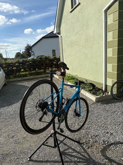 cube attain road bike