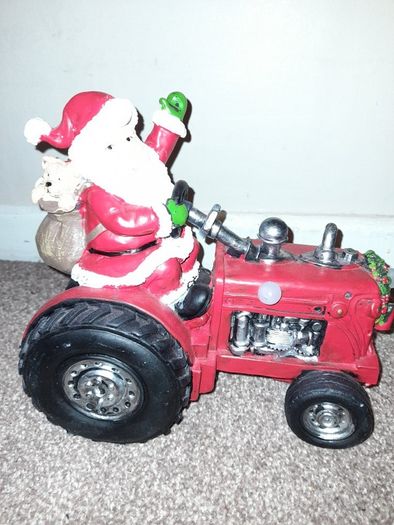BN Santa red tractor LED