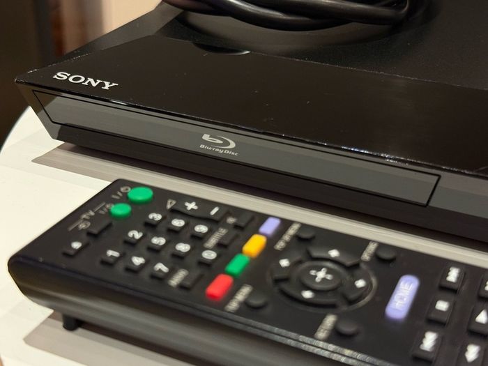 Sony BDP-S1100 Full HD Blu-Ray / DVD Player (With Remote & HDMI)