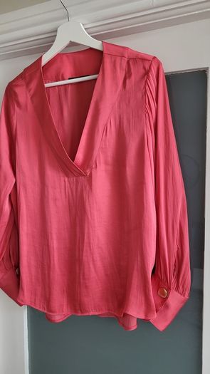 M&S coral blouse with gold cuff button Sz 16 (Fit 12-14UK)