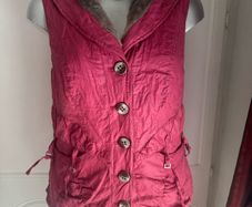 Kapalua pink gilet size UK10/12  EU38/40 Postage included