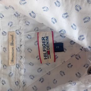 ladies shirt. Tommy Hilfiger. Size small