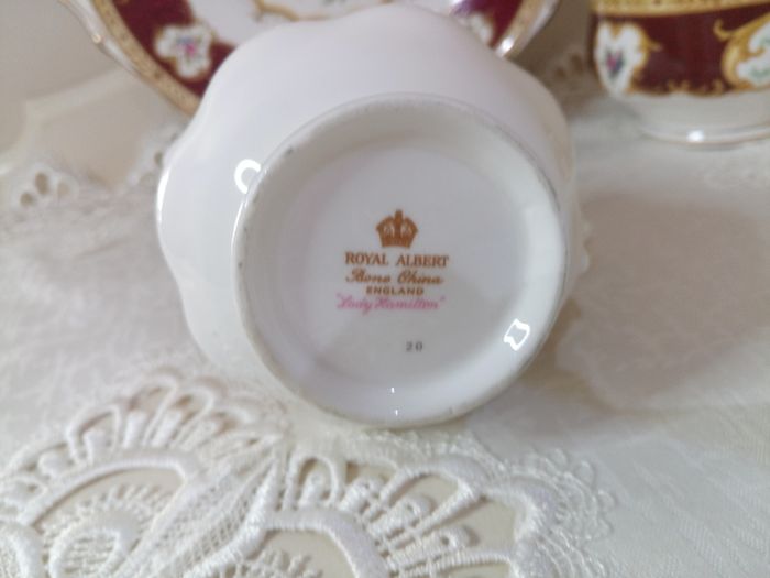 Vintage 21 piece Tea Set Royal Albert Lady Hamilton, Bone China
