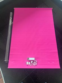pink blind