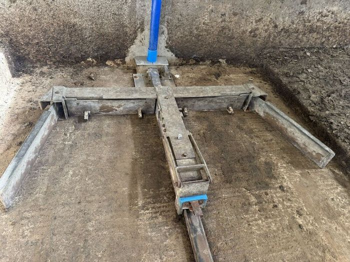 Dairymaster Scraper