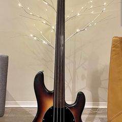 musicman fretless stingray