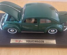 Maisto Volkswagen 1951 1:18 Green Diecast Model