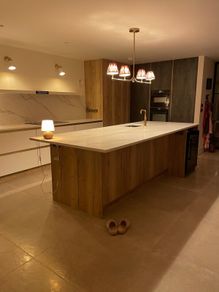 Kitchen with appliances- like new
