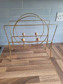 Magazine holder