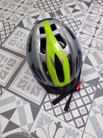 Bicycle helmet