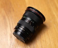 Canon New FD 20-35 mm f/3.5 L