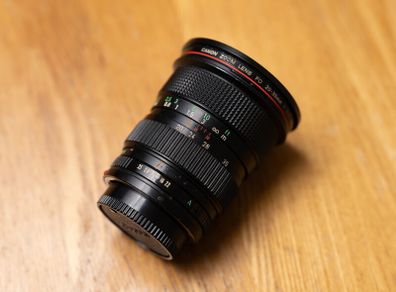 Canon New FD 20-35 mm f/3.5 L