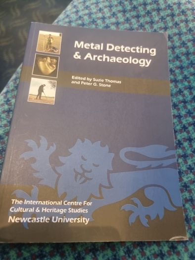 Metal Detecting and Archaeology (Soft cover)