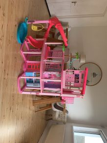 Barbie Dreamhouse Dolls House