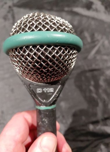 akg d112 bass drum mic