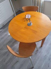 Beautiful Forling dining table