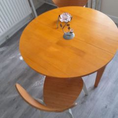 Beautiful Forling dining table