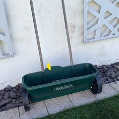 Evergreen Seed Spreader