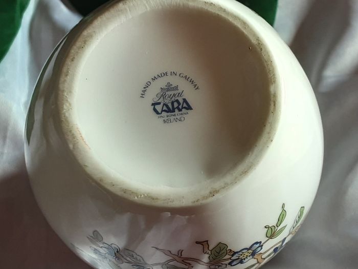 tara vase
