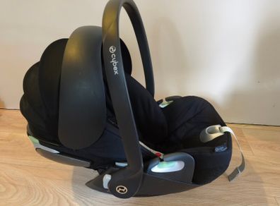 Cybex Cloud T i-Size Infant Car Seat Excellent Condition (No Accidents)