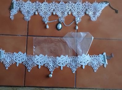new 2 lace necklaces