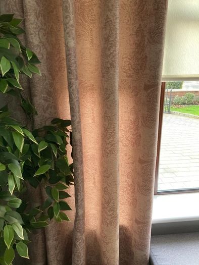 curtains perfect condition.