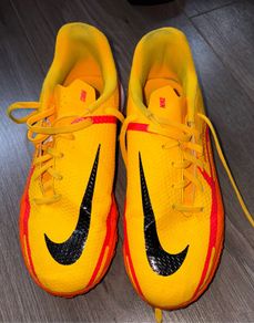 Nike Phantom Astro Football Boots Size UK 3