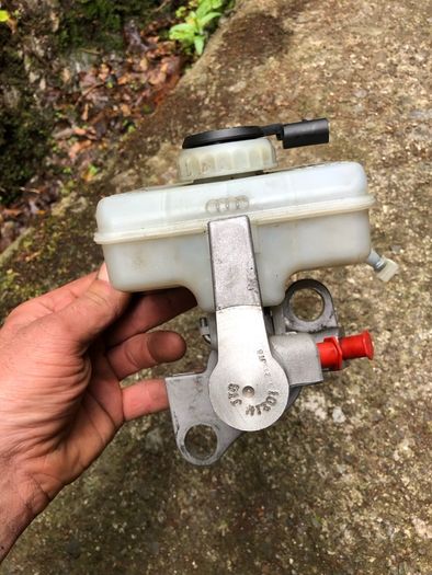 audi A4 master cylinder