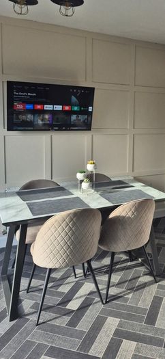 table and chairs
