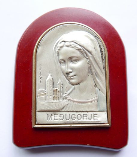 Vintage Sterling Silver stamped  "Ag" (silver) Our Lady Queen of Peace Medugorje Bosnia Mary