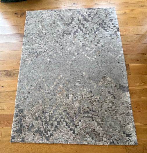 Rug 245cm x 180cm approximately