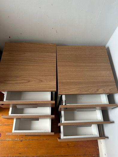 drawers/filing cabinets