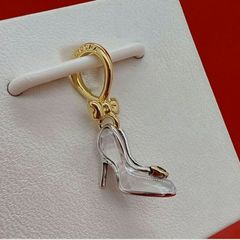 Pandora Disney Limited Edition 2026 Gold P Cinderella Slipper Charm