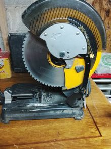 dewalt 240v steel cutting mitre saw with blade 12inch
