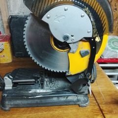 dewalt 240v steel cutting mitre saw with blade 12inch