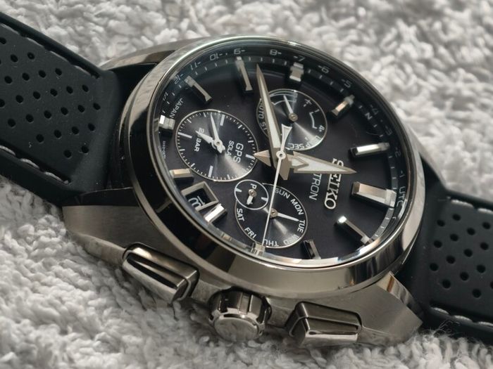 Seiko Astron SBXC067 GPS Solar Titanium - Extra Strap Included