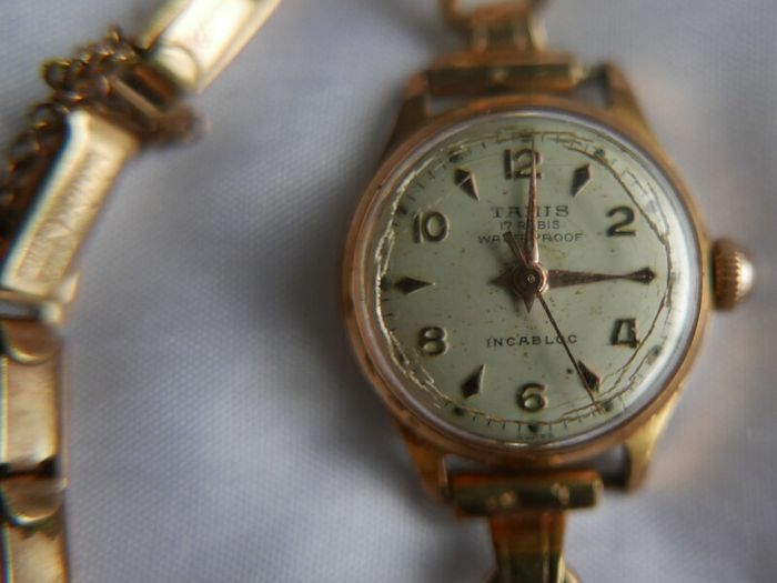 Vintage Tanis 17 Jewel Mechanical Watch - Womens Swiss - Gold Plated Watch (the watch works well and keeps time)