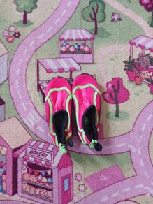 swim shoes