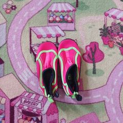 swim shoes