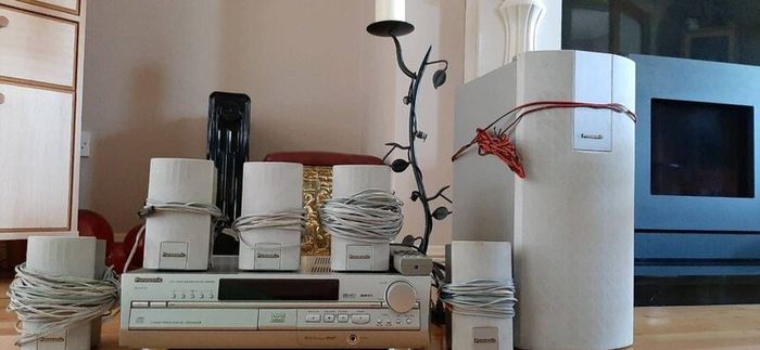 5 disc Panasonic DVD player with tuner
