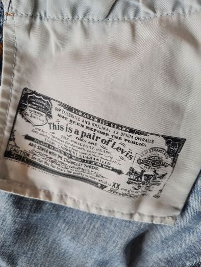 levis 501 Size 32/34 button fly in excellent condition