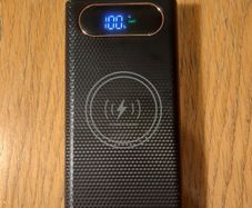 Power bank with wirless and fast charging