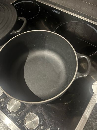 le crueset casserole x 2