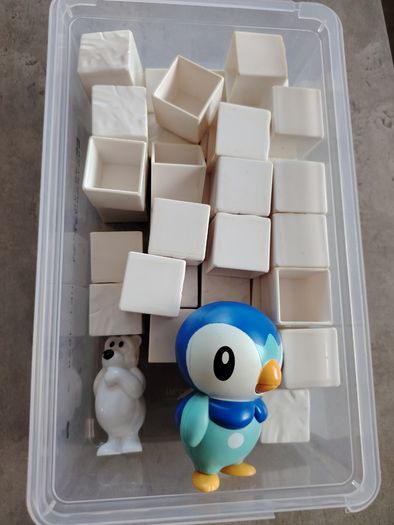 Save the Penguin from Ice Cubes