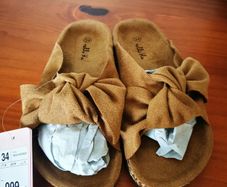 Sliders carmel size 34