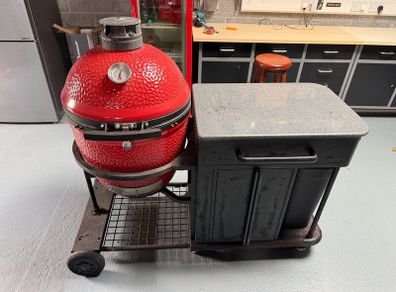Kamado Joe ceramic bbq