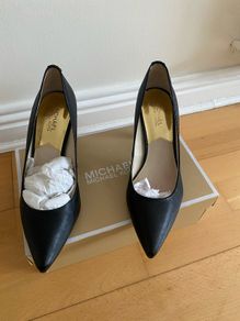 Michael Kors Shoe